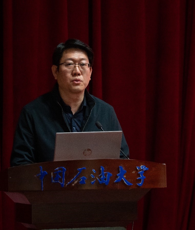 韩校长.jpg