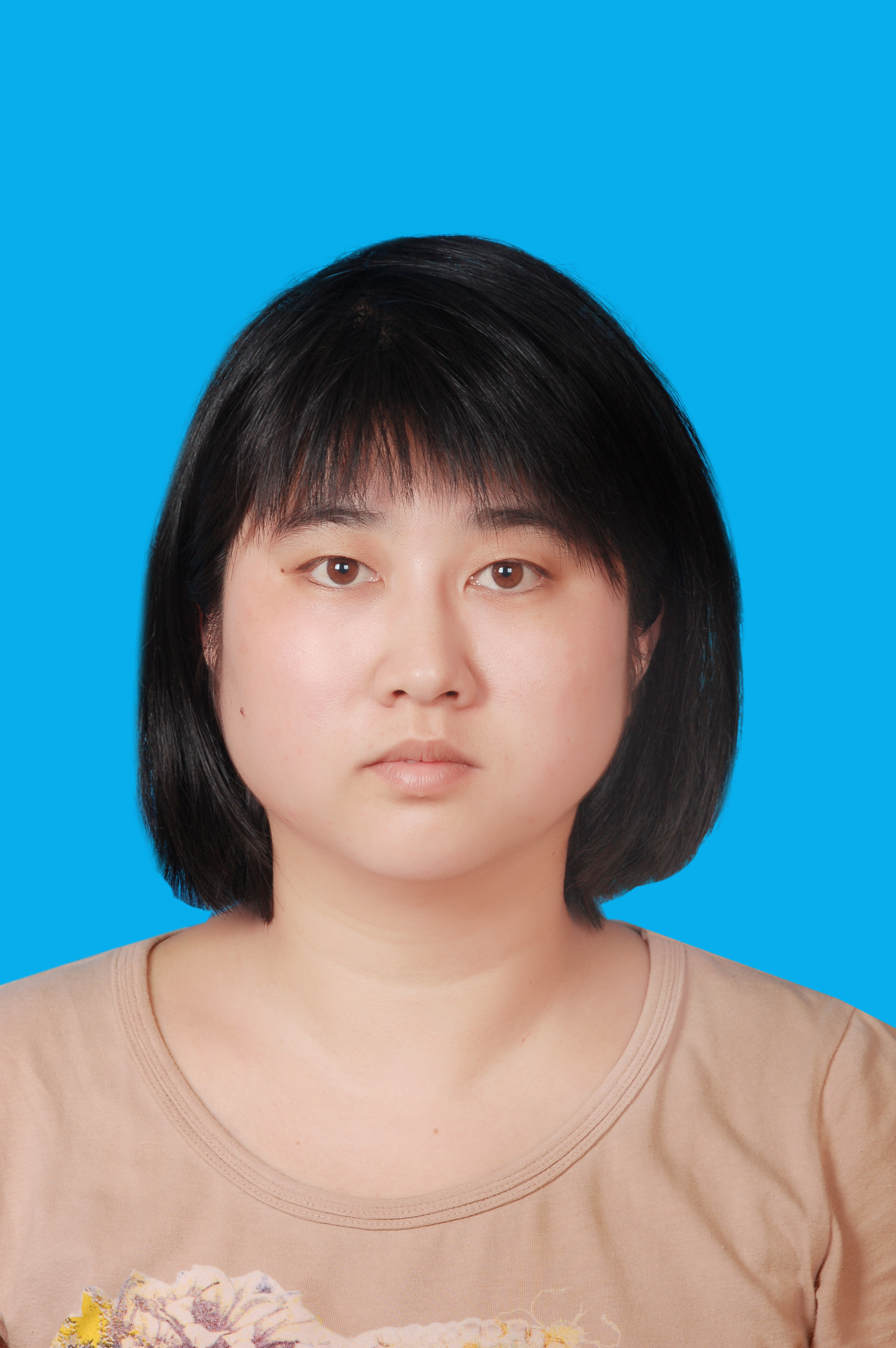 何静.jpg